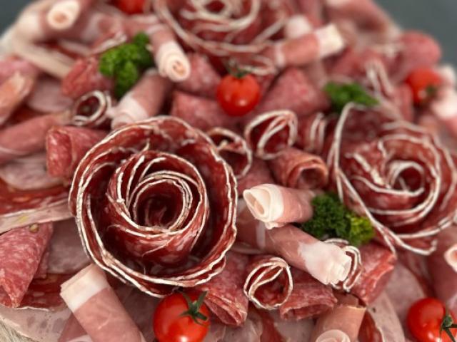 Nos buffets froids - Saveurs ,Qualité et Convivialité . Repas de famille, amis ou professionnel .